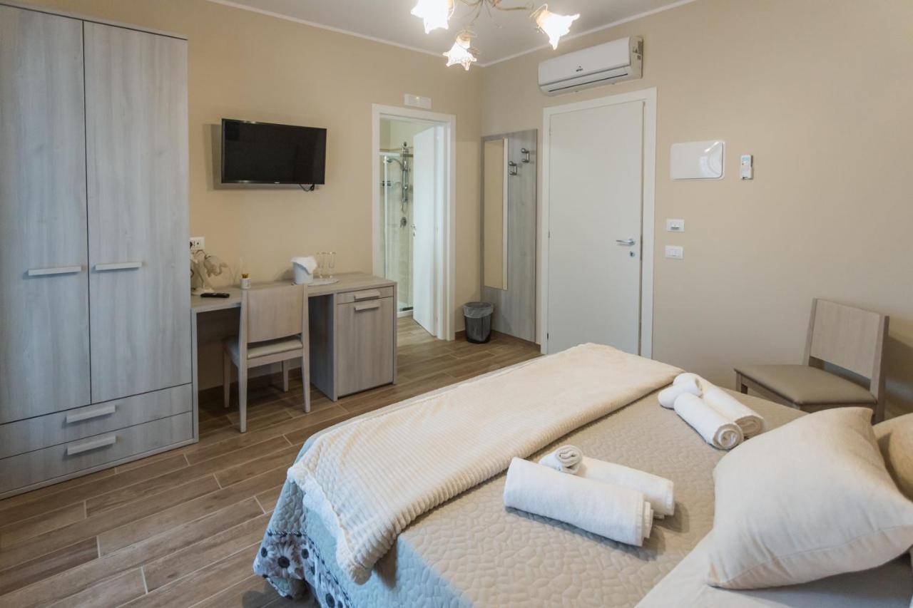 Oasi Perla Del Mare Rooms Ачі-Кастелло Екстер'єр фото