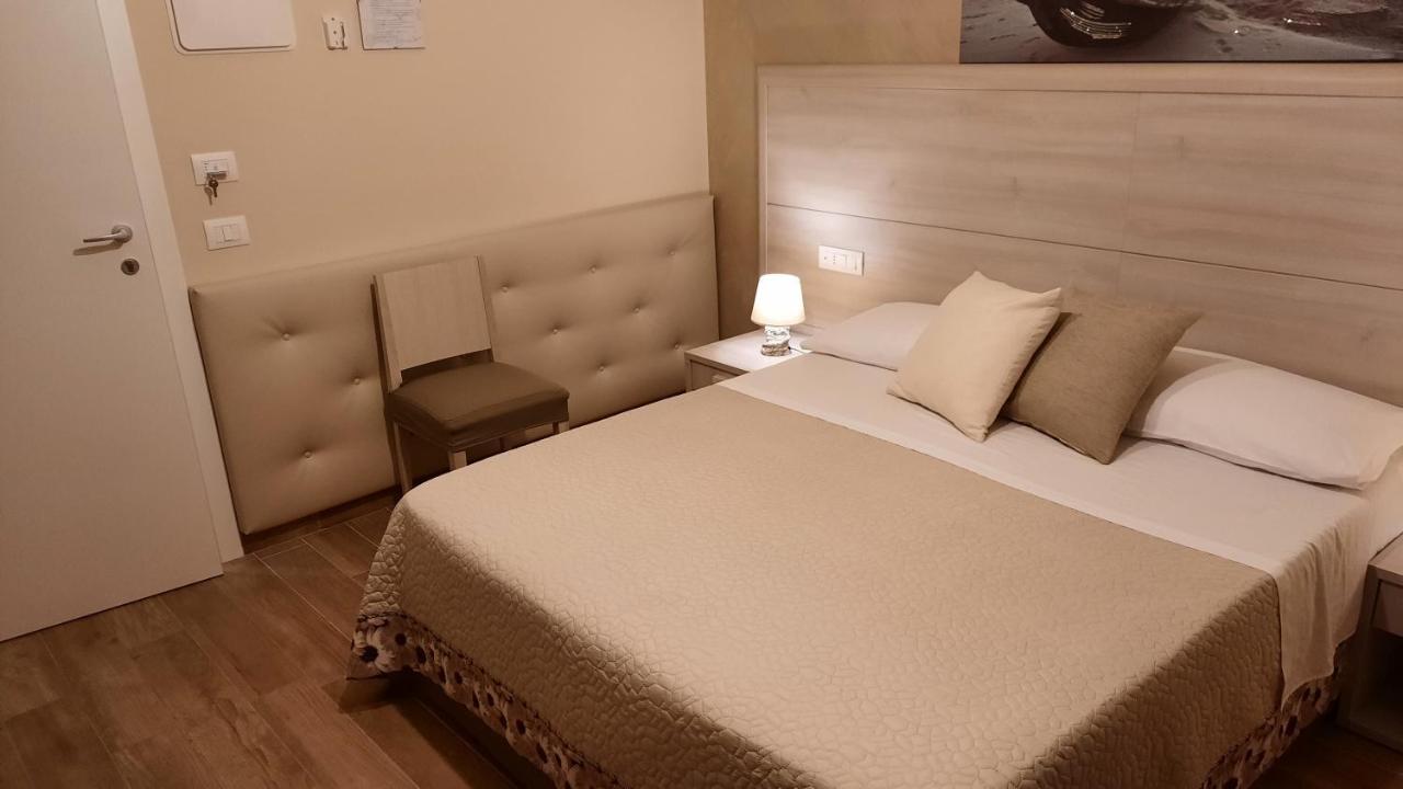 Oasi Perla Del Mare Rooms Ачі-Кастелло Екстер'єр фото